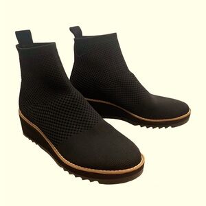 EILEEN FISHER Women's London Knit Wedge Booties Size 7.5. EUC